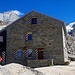 Die schlichte Cabane du Mountet in grandioser Umgebung