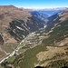 Tiefblick zurück nach Zinal - sehr touristisch und im Sommer etwas ausgestorben, aber mir dennoch sympathischer als die grossen Touriorte der Region (wie Zermatt oder Saas-Fee)