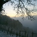 Imebärg: Oberhalb der zum Sunebärg Treppen lichtet sich der Nebel und ein prächtiger Sonnenaufgang stand bevor.