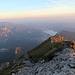 Schöner Ausblick auf Lago di Garlate und Lago di Amone beim Abstieg