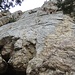 Sopra le pareti verticali lambite dal sentiero ho potuto vedere diversi chiodi e spit infissi nella roccia, a testimonianza della frequentazione di questo posto da parte degli arrampicatori.