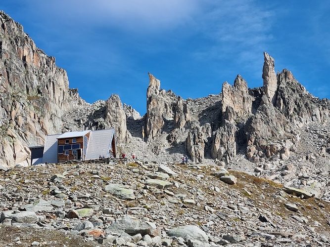 Sidelenhütte mit den beiden Kamelen Fotos