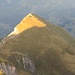 Zoomaufnahme zu einem Seitengipfel (Skitourenberg), für den die Zeit nicht mehr reicht