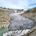 Gletscherzunge des Rhonegletschers mit Eisgrotte und Abdeckung mit Vliesbahnen 