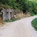 Der Weg am Rickenbach entlang.