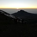 Endlich - endlich, nach einem kräftezehrenden und sehr kalten Aufstieg begrüßen wir die Sonne über dem Mawenzi 
