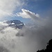 Durchblick auf frisch verschneite Berge (Wasserbergfirst)