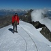 Silvan auf dem Gipfel vom Weissmies 4017m, windige sache. Rechts der Nordgrat.