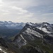 Hintere Gräte und Berge dahinter (links Tödi, rechts Druesberg)
