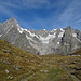 Vallone di Malatrà: Grandes Jorasses, Petites Jorasses, Aig.de Leschaux, M.Gruetta/Greuvetta e ghiacciaio di Frebouge. Appena visibile l'alpe superiore di Gioè.