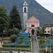 Start für unsere heutige Tour ins "Valle del Salto"  in Maggia mit Blick auf die Kirche San Maurizio (100 Stufen führen empor zu Kirche....)
