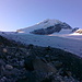Ankunft beim V. dal Tremoggia: links NE-Grat von der F. Fex-Scersen, in der Mitte die ausgeaperte NW-Flanke, rechts der verschneite SW-Grat