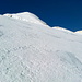 Dünn verschneite NE-Flanke: unten z.T. Blankeis, oben Felsen