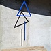 <b>Il Triangolo è un'importante figura simbolica.<br />Per esempio, il Triangolo con la punta verso l’alto rappresenta il Divino, il Fuoco e il Maschile. <br />Nella fattispecie, il triangolo serve per chiamare i commensali a tavola.</b>