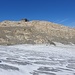 hier kann die Gletscherschmelze gut betrachtet werden (im Jahr 2004 war der Gletscher etwa auf der Höhe der Hütte)