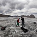 Arbeit beim grauem Wetter auf dem Glacier de la Plaine Morte