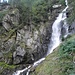 Beim Aufstieg zur Gölbnerblickhütte kommt man nah am Wasserfall vorbei.