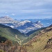Auf der Abfahrt musste ich immer wieder kurz anhalten um diese herrliche Stimmung zu geniessen.<br />Berge und Wälder von der Sonne beleuchtet