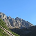 Schöner Blick zur über der Steinseehütte aufragenden Dremelspitze