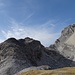 Rechts im Bild wieder das Teurihorn. Links im Bild eine namenlose nicht kotierte Erhebung welche etwa 2610 m hoch ist.