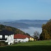 Ausblick über Vichtenstein nach Bayern, im Donautal liegt noch dichter Nebel.