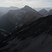 Schon auf dem Gipfelgrat, Blick zur Namloser Wetterspitze