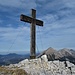 Ein riesiges Gipfelkreuz steht auf dem Bosruck