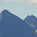 Mit gaaanz viel Zoom kann man am Riffler sogar den Spalt zwischen Haupt- und Vorgipfel sehen. Rechts das Blankahorn.