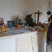 Chapelle St Michel, la lecture des Ex-voto permet de laisser passer l'averse. Dans la chapelle. A méditer. Chapelle St Michel, la lecture des Ex-voto permet de laisser passer l'averse.