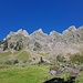 Ansicht von Zwüschetweiden etwa Pt. 1552 der Alp Malun, Foto vom 9.9.2020. Das Fulfirstcouloir führt zur Fulfirstlücke und sieht auf dieser Aufnahme weniger steil aus als es ist