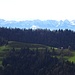im Vordergrund: Hinderi Lüdere mit Chüehüttegrat,
im Hintergrund: Stockhorn bis Ochse