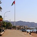 Tag 7 (26.10.) - العقبة (Al ‘Aqabah):<br /><br />Uferpromenade mit Imbisbuden und öffentlichen Strand.