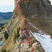 Rückblick vom letzten Turm vom Chli Schülberg zu meinen gewählten Routen (Rot Abstieg vom Gross Schülberg / Blau Abstieg im Rückweg).