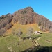 Auf Sool - Blick zum Chamm, links der Grasschlauch, der auf die nächste Terrasse führt