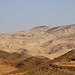 Tag 8 (27.10.):<br /><br />Blick zurück bei der Fahrt zum Toten Meer die Westhänge hinauf auf den جبل نيبو (Jabal Nībū).