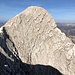 Cima Lastei - Blick zum Col Nudo und den dorthin führenden Grat. Bei genauem Hinsehen sind 4 vorausgehende Berggänger zu erahnen.