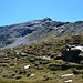 Über uns, die Scharte (Forcarella) und der nicht zu unterschätzende 300 Hm höhere Gipfel der Cima di Biasca