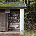 Hab ich so auch noch nie gesehen: eine Wald-Bücherei! (Nähe Forsthaus Salm)