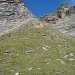 Das oberste Ende der Grasflanke. Auf dem vom gleichen Standpunkt aus aufgenommenen Bild von Glutz & Ryf mit Altschneeresten sind die Wegkehren deutlich besser zu erkennen.