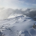 Da ginge es weiter, da ich aber die Route noch nicht kannte und die Pfade unter dem Schnee nicht immer gut su sehen, bin ich lieber wieder meine Spur zurückgestiegen.