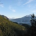 Das Landeskrankenhaus in Hochzirl, und etwas weiter der Bahnhof von Hochzirl.