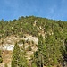 Blick nach oben zum leichten Klettersteig.