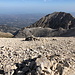 Monte Focalone - Blick über den beschrifteten Giepfelsteinmann hinweg.