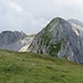 Blick zum Hochkarfelderkopf; der höchste Punkt des Felskamm links hinten ist wohl nur schwierig zu erreichen.