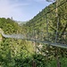 die Hängebrücke über den Morgetebach