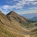 Am Rottörl, einer Scharte, die einen in die Nordseite des Reichensteins leitet. Hier der Blick zurück auf die grasigen Ausläufer des Grete-Klinger-Steigs (links).