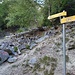 Am unteren Ende des inoffiziellen Wegs Bodu - Schwidernen. Der Weg beginnt bei der Beschriftung "Walkerschm." auf dem Felsen links im Bild.