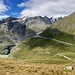 Margaritzenstausee mit der Hochalpenstrasse, die an der Ecke auf der Kaiser-Franz-Josef-Höhe endet.