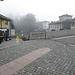 Arrivati a Boffalora sul Ticino, prima di imboccare il ponte che supera il Naviglio, abbiamo girato a sinistra seguendo la pista ciclabile (freccia gialla).