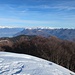 Der Nordteil des Lago Maggiore und die Berge um den Monte Tamaro.
